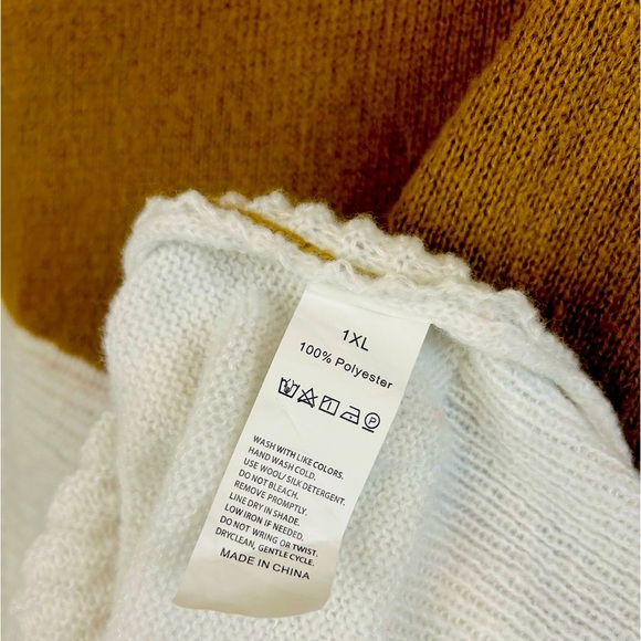 Tan/white color block, ribbed comfy sweater - size 1X $15 - Picture 3 of 4
